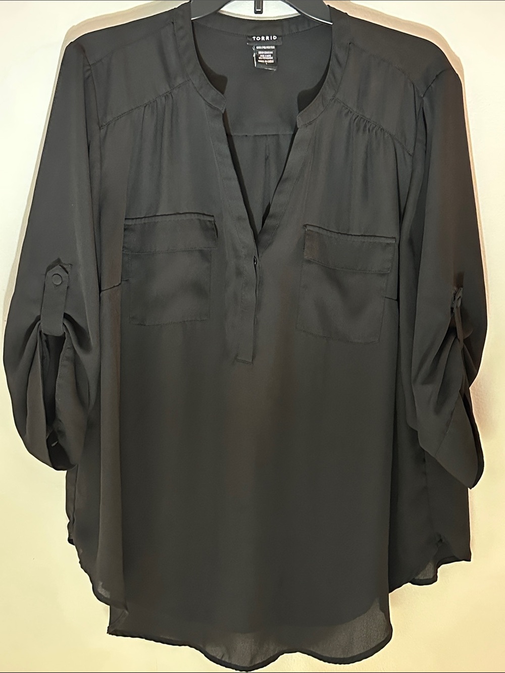 torrid size 1 Black Split V-Neck Roll-Tab Blouse